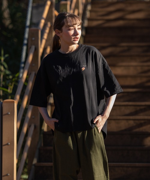 OUTDOOR PRODUCTS（アウトドアプロダクツ）の「USAコットン　プリントTシャツ　バックプリント　ラウンドテール　ビッグシルエット（Tシャツ/カットソー・レディース・ホワイト/ベージュ/ブラック・FREE）」の18枚目の写真