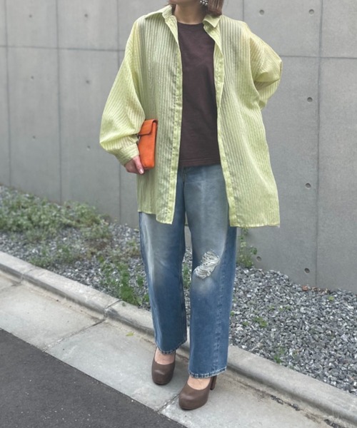 mi via loca(ミヴィアロカ)の「シアーストライプビッグシャツ(シャツ/ブラウス・レディース・ピンク/グリーン/アイボリー・FREE)」の12枚目の写真
