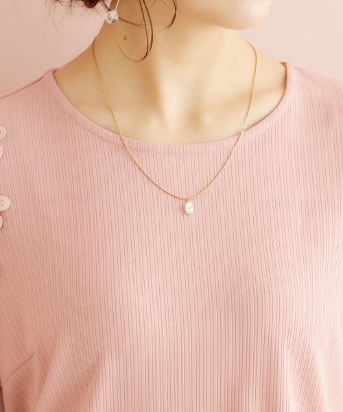 marun(マルン)の「<大きいサイズ> フラワーレースモチーフ付きカットソー marun(Tシャツ/カットソー・レディース・ネイビー/ピンク・L/4L/LL/5L/3L)」の8枚目の写真