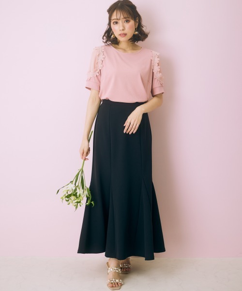 marun(マルン)の「<大きいサイズ> フラワーレースモチーフ付きカットソー marun(Tシャツ/カットソー・レディース・ネイビー/ピンク・L/4L/LL/5L/3L)」の3枚目の写真