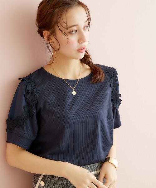 marun(マルン)の「<大きいサイズ> フラワーレースモチーフ付きカットソー marun(Tシャツ/カットソー・レディース・ネイビー/ピンク・L/4L/LL/5L/3L)」の22枚目の写真