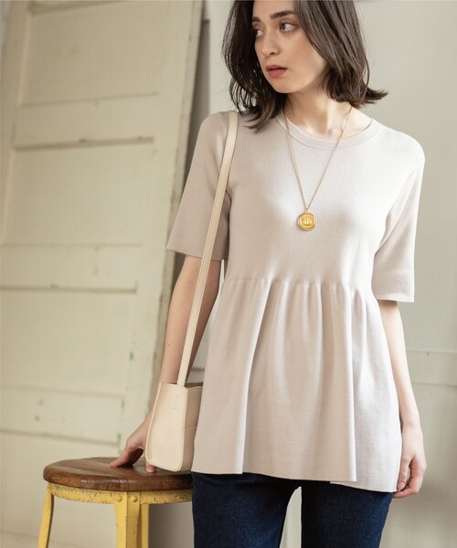 OPAQUE.CLIP(オペークドットクリップ)の「◆オーガニックコットン ペプラムニット【洗濯機洗い可/UVケア】(ニット/セーター・レディース・オフホワイト/ブラウン系その他/ライトブルー/ブラック/ピンク系/ライトグレー系7・36/38/40/42)」の7枚目の写真