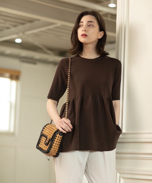 OPAQUE.CLIP(オペークドットクリップ)の「◆オーガニックコットン ペプラムニット【洗濯機洗い可/UVケア】(ニット/セーター・レディース・オフホワイト/ブラウン系その他/ライトブルー/ブラック/ピンク系/ライトグレー系7・36/38/40/42)」の8枚目の写真