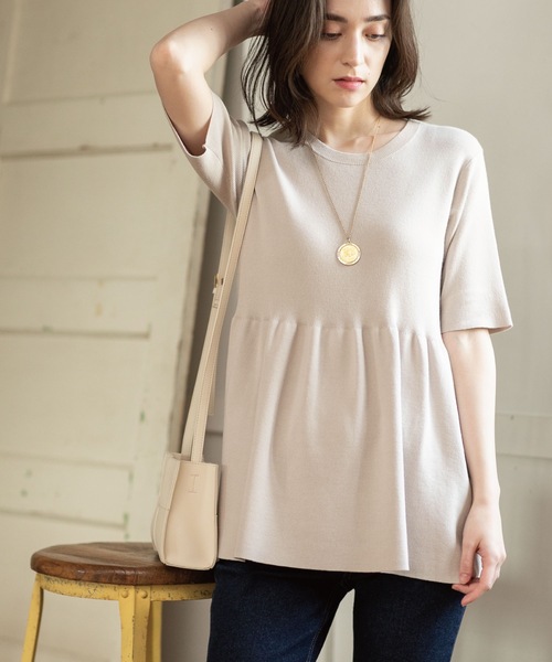 OPAQUE.CLIP(オペークドットクリップ)の「◆オーガニックコットン ペプラムニット【洗濯機洗い可/UVケア】(ニット/セーター・レディース・オフホワイト/ブラウン系その他/ライトブルー/ブラック/ピンク系/ライトグレー系7・36/38/40/42)」の4枚目の写真