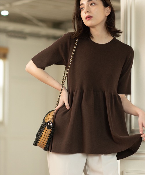 OPAQUE.CLIP(オペークドットクリップ)の「◆オーガニックコットン ペプラムニット【洗濯機洗い可/UVケア】(ニット/セーター・レディース・オフホワイト/ブラウン系その他/ライトブルー/ブラック/ピンク系/ライトグレー系7・36/38/40/42)」の5枚目の写真