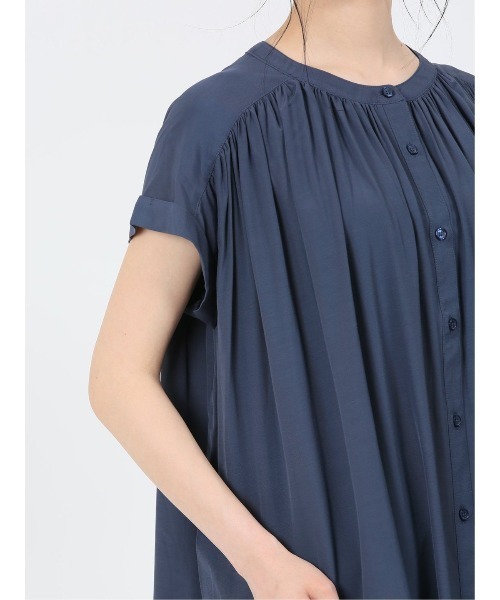 m.f.editorial（エムエフエディトリアル）の「m.f.エディトリアル レディース アイスグログラン バンドカラー半袖ブラウス（シャツ/ブラウス・レディース・イエロー系その他/ネイビー・LARGE/MEDIUM）」の17枚目の写真