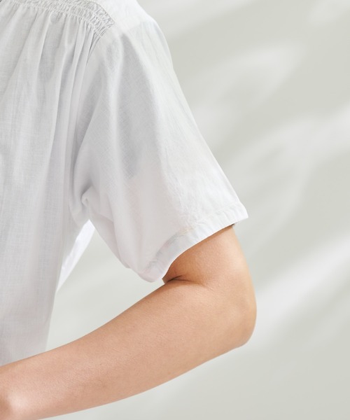 Arnold Palmer（アーノルドパーマー）の「ギャザー 半袖 シャツワンピース（シャツワンピース・レディース・ホワイト/ブラック/サックスブルー・S/M/L）」の6枚目の写真