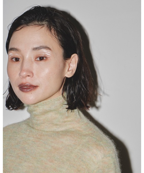 TODAYFUL(トゥデイフル)の「シアーモヘアタートルニット(ニット/セーター・レディース・ブラック/ダークブラウン/イエロー・FREE)」の10枚目の写真