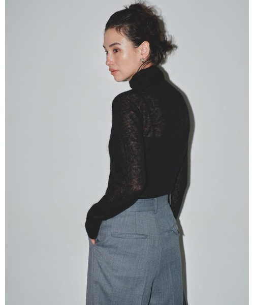 TODAYFUL(トゥデイフル)の「シアーモヘアタートルニット(ニット/セーター・レディース・ブラック/ダークブラウン/イエロー・FREE)」の17枚目の写真