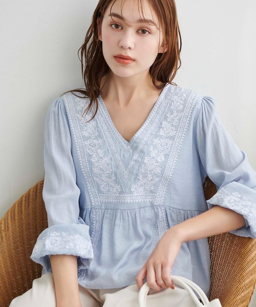 Edit Sheen(エディットシーン)の「刺繍切り替えブラウス(シャツ/ブラウス・レディース・ブラック/サックスブルー・M)」の4枚目の写真