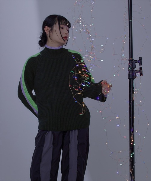 miette（ミエット）の「配色ラインハイネックニット（ニット/セーター・レディース・ライトベージュ/グレー/ネイビー/ブラック/カーキ・FREE）」の6枚目の写真