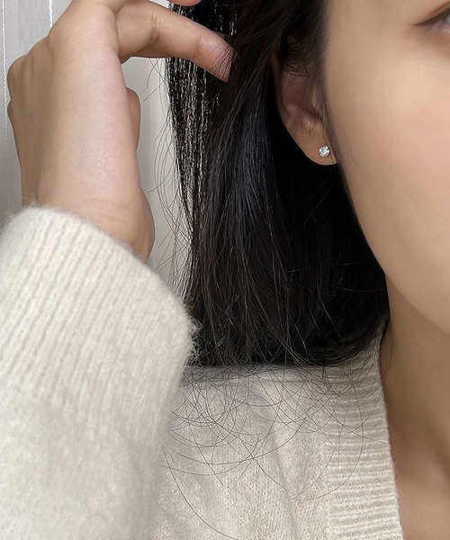 LA VORAGINE(ラ ヴォラジネ)の「金属アレルギー対応ジルコンミニピアス(ピアス(両耳用)・レディース・シルバー・S/M/L)」の13枚目の写真