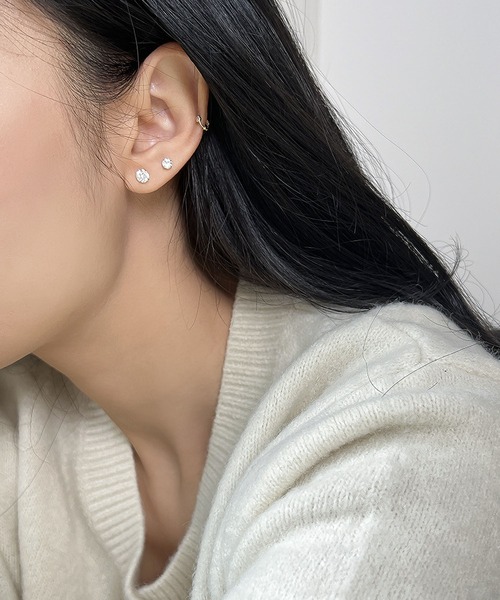 LA VORAGINE(ラ ヴォラジネ)の「金属アレルギー対応ジルコンミニピアス(ピアス(両耳用)・レディース・シルバー・S/M/L)」の8枚目の写真