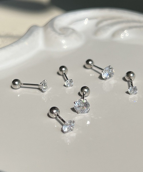 LA VORAGINE(ラ ヴォラジネ)の「金属アレルギー対応ジルコンミニピアス(ピアス(両耳用)・レディース・シルバー・S/M/L)」の3枚目の写真