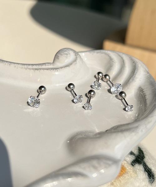 LA VORAGINE(ラ ヴォラジネ)の「金属アレルギー対応ジルコンミニピアス(ピアス(両耳用)・レディース・シルバー・S/M/L)」の12枚目の写真