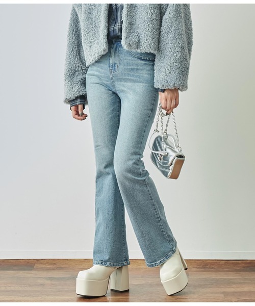 ANAP（アナップ）の「ストレッチフレアデニムパンツ（デニムパンツ・レディース・ブラック/ブルー・M/S）」の11枚目の写真