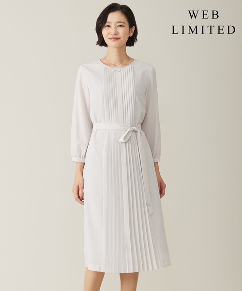 J.PRESS Ladies(J.プレス レディス)の「【洗える】ノルディス2wayジョーゼット フロントプリーツ ワンピース(ワンピース・レディース・ネイビー系/ブラック系/ライトグレー系・XS)」の2枚目の写真