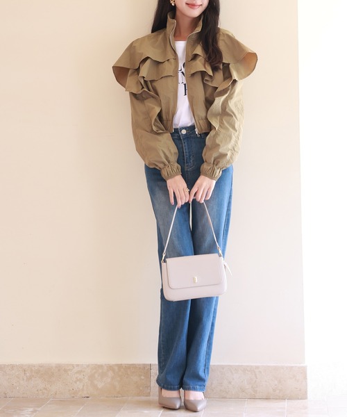 SAISON DE PAPILLON(セゾンドパピヨン)の「スタンドカラーフリルショート丈ブルゾン(カーディガン/ボレロ・レディース・ブラック/カーキ/ベージュ・M/L)」の17枚目の写真