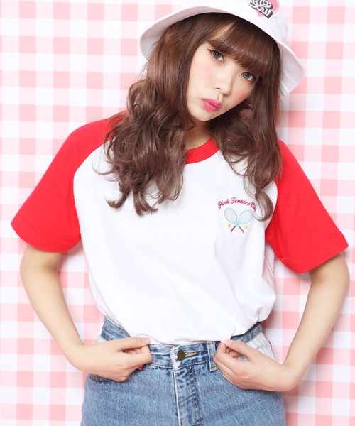 WC(ダブル シー)の「WC/ワンポイント刺繍ラグランカットソー(Tシャツ/カットソー・レディース・ブラック/ネイビー/レッド・FREE)」の3枚目の写真