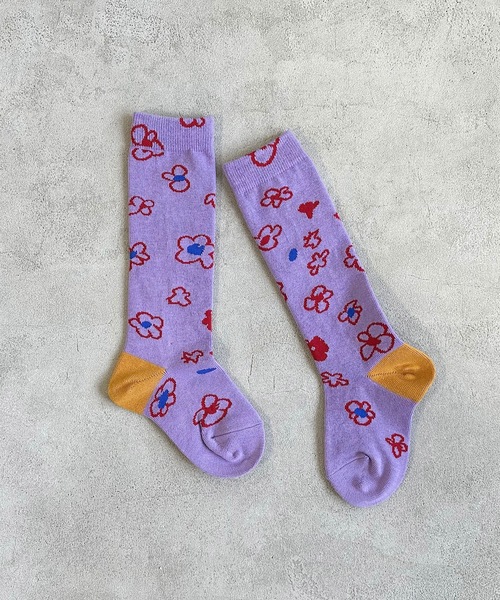 MARKEY'S（マーキーズ）の「ハイソックス/らくがきフラワー（14～18cm）（ソックス/靴下・キッズ・オフホワイト/ラベンダー/ブラック・M）」の3枚目の写真