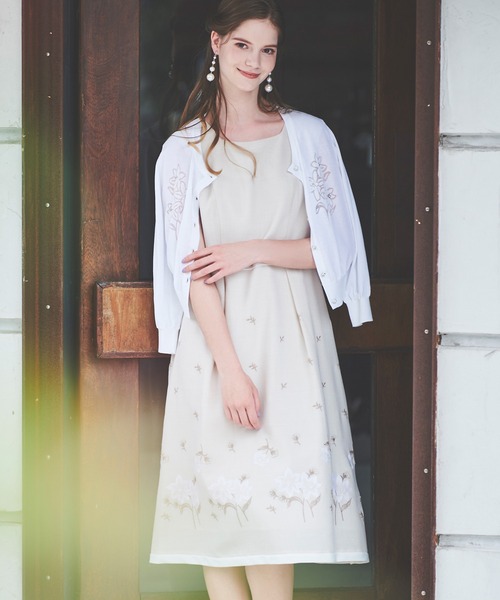 LAISSE PASSE(レッセパッセ)の「《LAISSE PASSE PREMIUM LINE》リリーオパールカーディガン(カーディガン/ボレロ・レディース・アイボリー/ベージュ/ネイビー・MEDIUM)」の11枚目の写真