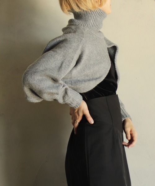 kese-moi（ケセモイ）の「タートル変形プルオーバー（ニット/セーター・レディース・グレー/ブラック/オフホワイト・FREE）」の13枚目の写真