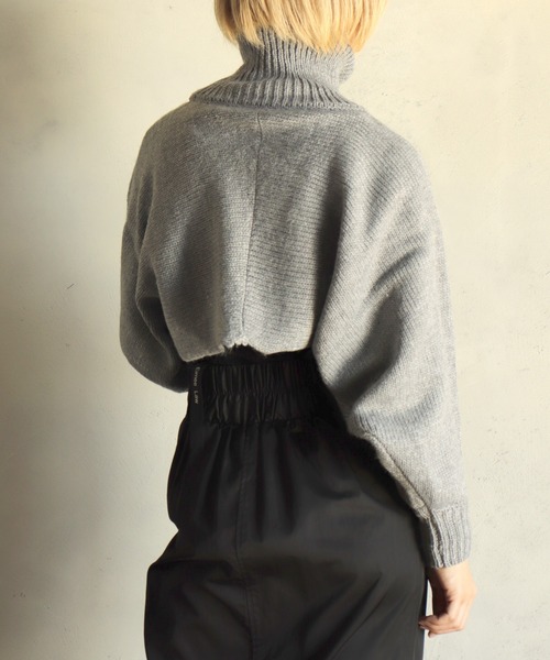 kese-moi（ケセモイ）の「タートル変形プルオーバー（ニット/セーター・レディース・グレー/ブラック/オフホワイト・FREE）」の15枚目の写真
