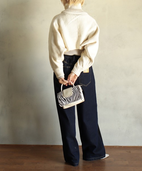 kese-moi（ケセモイ）の「タートル変形プルオーバー（ニット/セーター・レディース・グレー/ブラック/オフホワイト・FREE）」の5枚目の写真