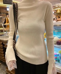 きれいめ袖レースハイネックリブニット