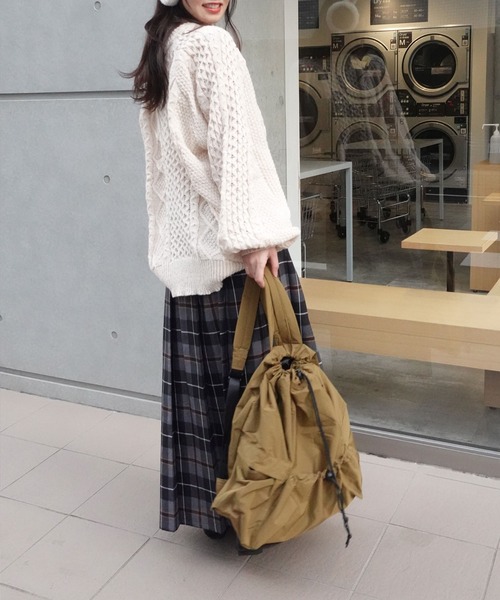 CORNERS(コーナーズ)の「ナイロンドロストナップサック(バックパック/リュック・レディース・グレイッシュベージュ/カーキ/アイボリー/ブラック・FREE)」の13枚目の写真