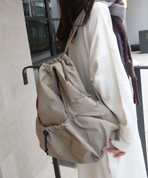 CORNERS(コーナーズ)の「ナイロンドロストナップサック(バックパック/リュック・レディース・グレイッシュベージュ/カーキ/アイボリー/ブラック・FREE)」の14枚目の写真
