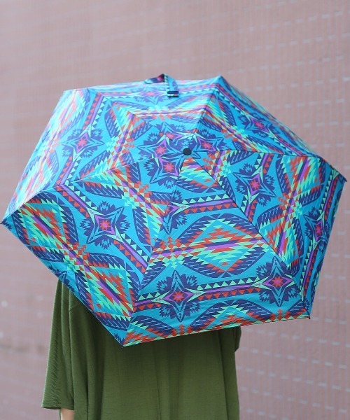 チチカカ（チチカカ）の「カラフルパターン晴雨兼用傘（折りたたみ傘・レディース・ブラック/ターコイズブルー/ネイビー/ホワイト・FREE）」の4枚目の写真