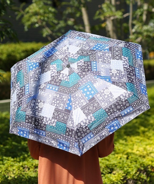 チチカカ（チチカカ）の「カラフルパターン晴雨兼用傘（折りたたみ傘・レディース・ブラック/ターコイズブルー/ネイビー/ホワイト・FREE）」の2枚目の写真