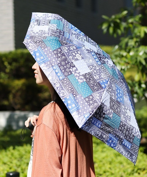 チチカカ（チチカカ）の「カラフルパターン晴雨兼用傘（折りたたみ傘・レディース・ブラック/ターコイズブルー/ネイビー/ホワイト・FREE）」の5枚目の写真