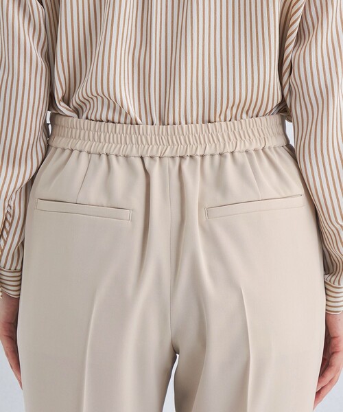 green label relaxing（グリーンレーベルリラクシング）の「サラフール テーパード パンツ -マシンウォッシャブル・ストレッチ・防シワ・UVカット-◇No06◇（スラックス・レディース・ライトグレー/ブラック/ネイビー/ベージュ・34/46/44/42/40/38/36）」の19枚目の写真