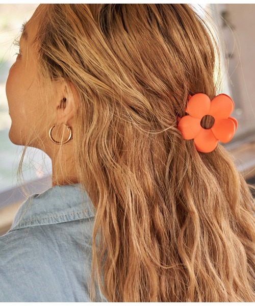 anap mimpi（アナップミンピ）の「フラワー ビッグ ヘアクリップ バンスクリップ（バレッタ/ヘアクリップ・レディース・オレンジ/ラベンダー/ベージュ/ライトブルー/ターコイズブルー・FREE）」の5枚目の写真