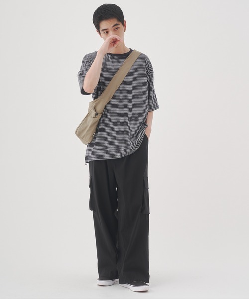 YOEL（ヨエル）の「YOEL - nylon shoulder bag / ナイロンショルダーバック（ショルダーバッグ・メンズ・レッド/グレイッシュベージュ/ブラック・FREE）」の6枚目の写真