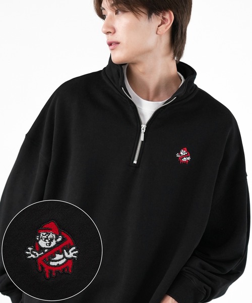 SIDEWAY STANCE（サイドウェイスタンス）の「【SIDEWAY STANCE】ワンポイント 刺しゅう スウェット ハーフジップトレーナー（スウェット・メンズ・グレー/ブラック/ブラック系/グレー系/ライトグレー/ライトグレー系/ブラック系1/ネイビー系1/グレー系1/ネイビー/ネイビー系・MEDIUM/LARGE/X-LARGE/SMALL）」の3枚目の写真