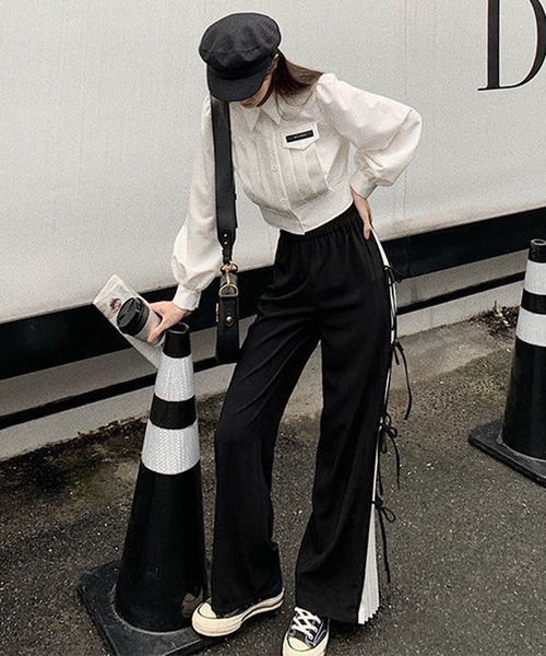 SHEPP（シープ）の「サイドリボン スリット プリーツ ストレートパンツ（その他パンツ・レディース・ブラック・M/L/XL）」の2枚目の写真