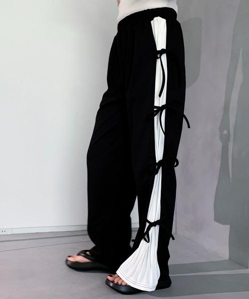 SHEPP（シープ）の「サイドリボン スリット プリーツ ストレートパンツ（その他パンツ・レディース・ブラック・M/L/XL）」の11枚目の写真