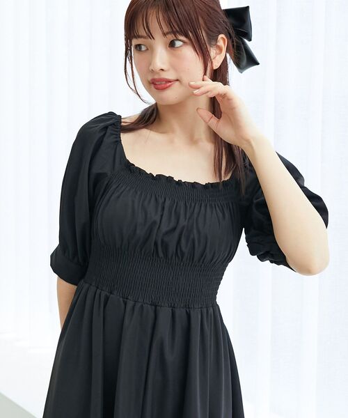 MAJESTIC LEGON（マジェスティックレゴン）の「前後2wayシャーリングワンピース（ワンピース・レディース・ブラック/アイボリー/ライトグレー・MEDIUM）」の2枚目の写真