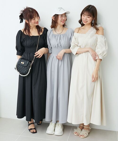 MAJESTIC LEGON（マジェスティックレゴン）の「前後2wayシャーリングワンピース（ワンピース・レディース・ブラック/アイボリー/ライトグレー・MEDIUM）」の4枚目の写真