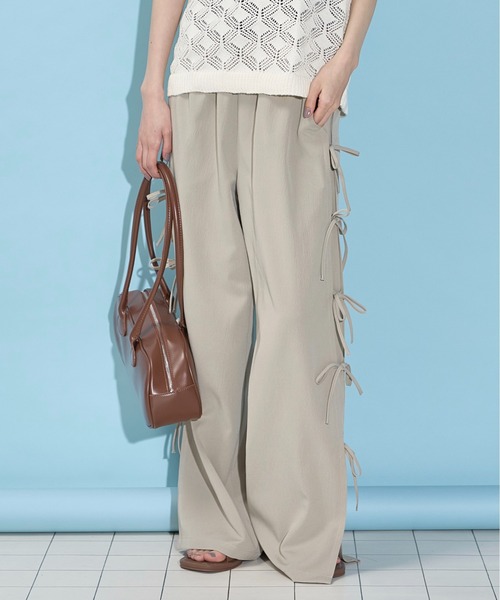 THE YOn（ザヨン）の「サイドリボンスリットヘムイージーパンツ