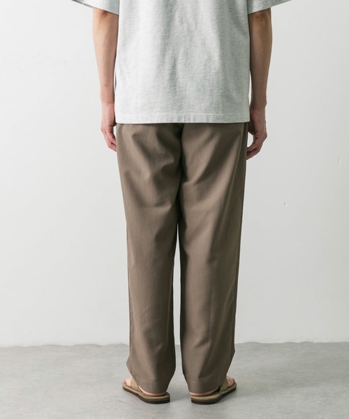 URBAN RESEARCH DOORS（アーバンリサーチドアーズ）の「『吸水速乾』セオアルファワンタックトラウザー（その他パンツ・メンズ・ネイビー/モカ/チャコールグレー・LARGE/MEDIUM）」の4枚目の写真