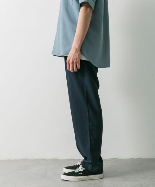 URBAN RESEARCH DOORS（アーバンリサーチドアーズ）の「『吸水速乾』セオアルファワンタックトラウザー（その他パンツ・メンズ・ネイビー/モカ/チャコールグレー・LARGE/MEDIUM）」の9枚目の写真