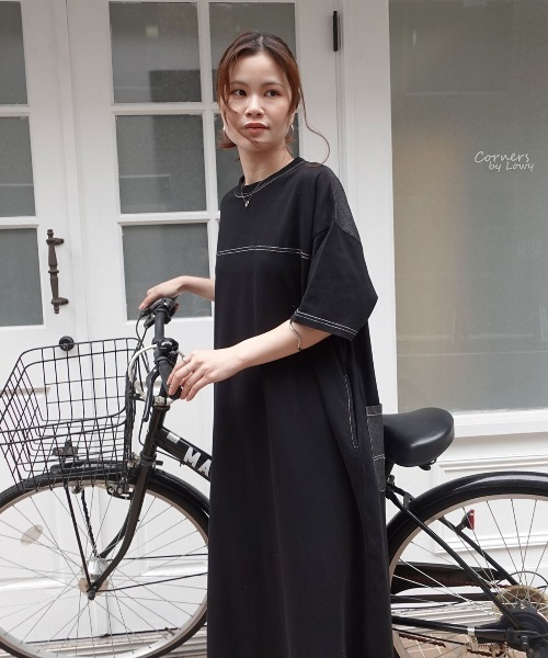CORNERS(コーナーズ)の「配色ステッチオーバーサイズ半袖Tシャツワンピース(ワンピース・レディース・チャコールグレー/グレイッシュベージュ/イエロー/ネイビー/ブルー/ブラック・FREE)」の22枚目の写真