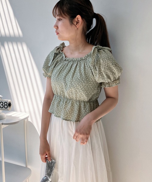 AS KNOW AS plus(アズノゥアズプラス)の「◎肩リボンオフショル半袖ブラウス(シャツ/ブラウス・レディース・グリーン系/ピンク系/ホワイト系・FREE)」の4枚目の写真