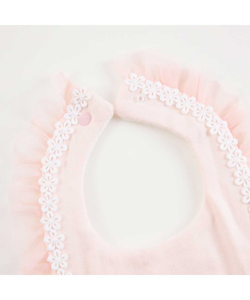 KP（ケーピー）の「うさ耳ギフト袋付きヘアバンド＆スタイセット（スタイ/よだれかけ・キッズ・ピンク・FREE）」の4枚目の写真