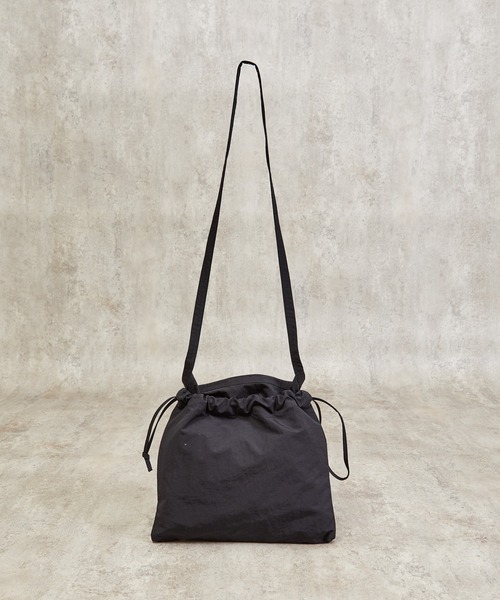 ★ザ・ロウ★スポーティーバックパック　ナイロン　ブラック　新品未使用希少 オシャレなワーママは【ザ・ロウ】のナイロンバッグを愛用！驚きの収納