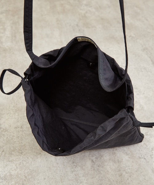 SLOW（スロウ）の「SLOW スロウ / span nylon-red cross shoulder 撥水スパンナイロンレッドクロスショルダーバッグ / 586S136P（ショルダーバッグ・メンズ・ベージュ/パープル/ブラック/グレー・FREE）」の11枚目の写真